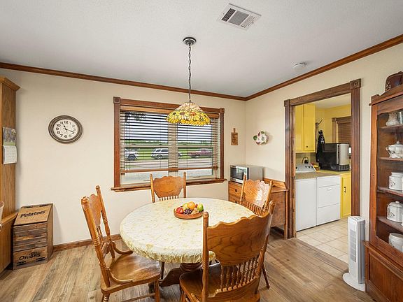 3rd image of 29530 Stockdick Rd