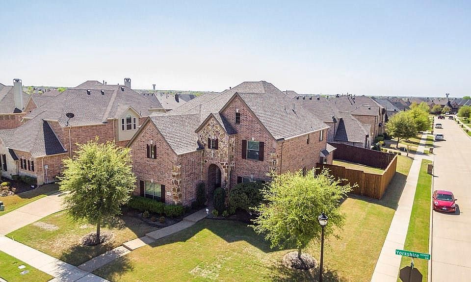 1st image of 10989 Yorkshire Ln
