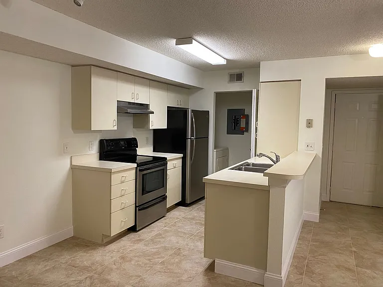 2118 Arbour Walk Cir #2811 — Photo 7