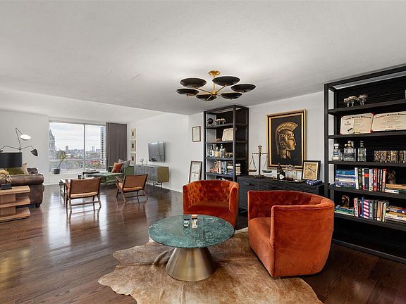 3rd image of 4501 Lindell Blvd APT 6D