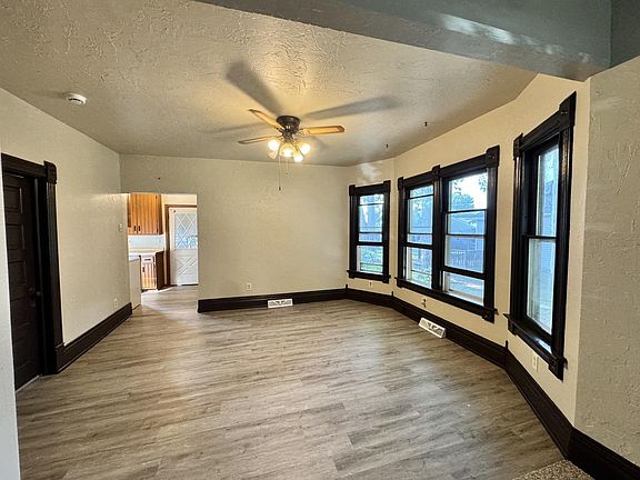 3rd image of 714 11th Ave