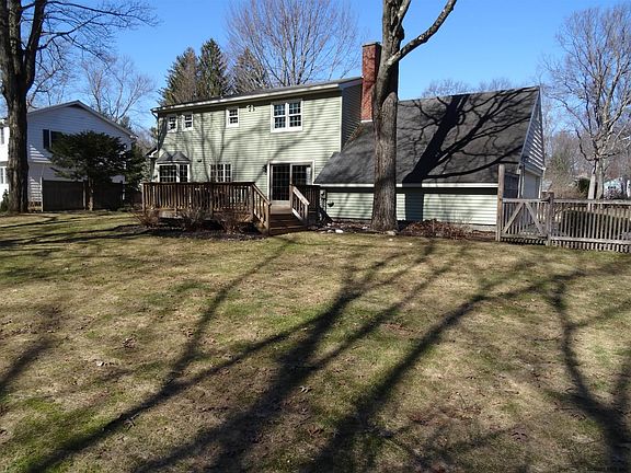 3rd image of 15 Maplewood Dr
