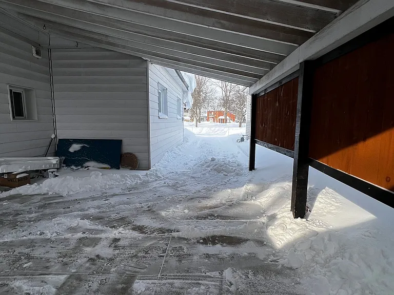 31 Railway Ave — Photo 15