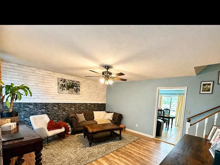 205 Edgewood St — Photo 6
