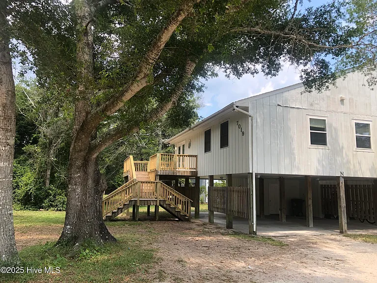 7019 N Sound Dr #NORTH — Photo 11