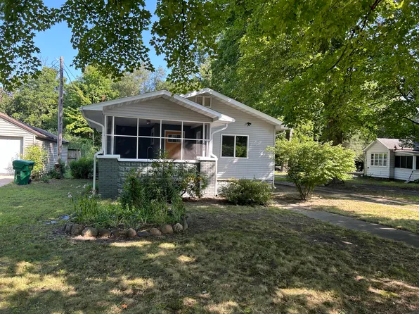 608 Spruce St, Dowagiac, MI 49047