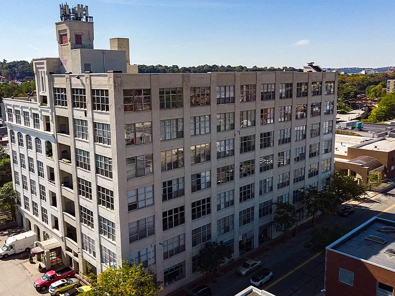 5850 Centre Ave — Photo 3