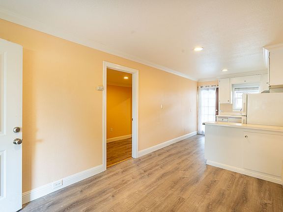 3rd image of 17645 Peak Ave