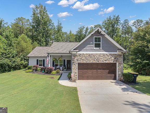 3rd image of 43 Hilltop Pl
