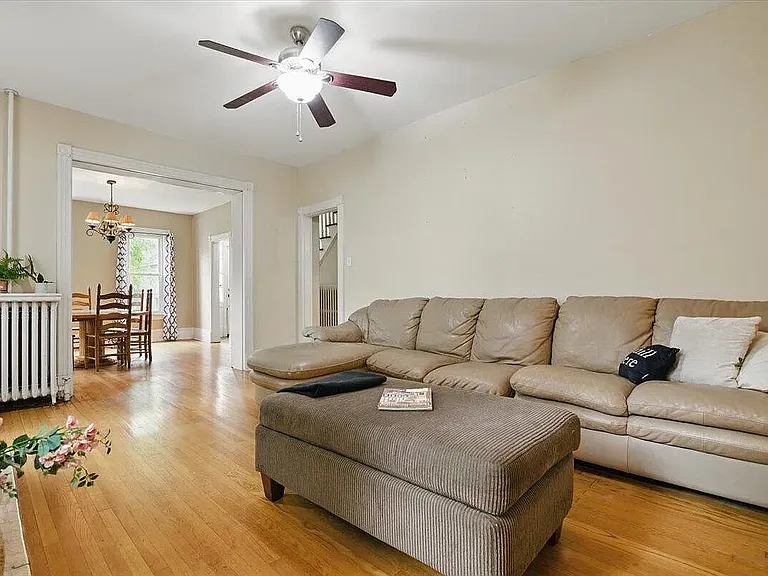 112 E Brown St — Photo 11