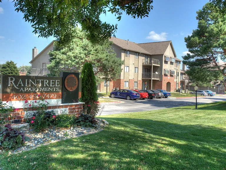 Raintree Apartments — Photo 38