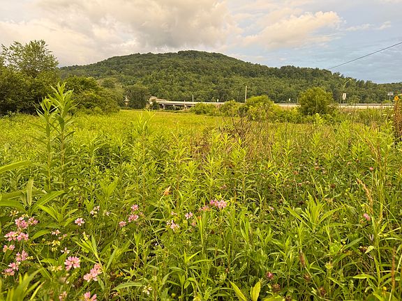 2nd image of 3988 State Highway 592