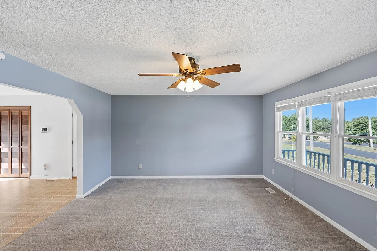Building Photo - 1607 McFarland Dr