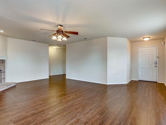 2nd image of 2324 Loreto Dr