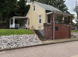 909 W Washington St, Belleville, IL 62220