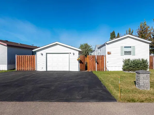 5302 56b St #13, Lloydminster, AB T9V 2W3