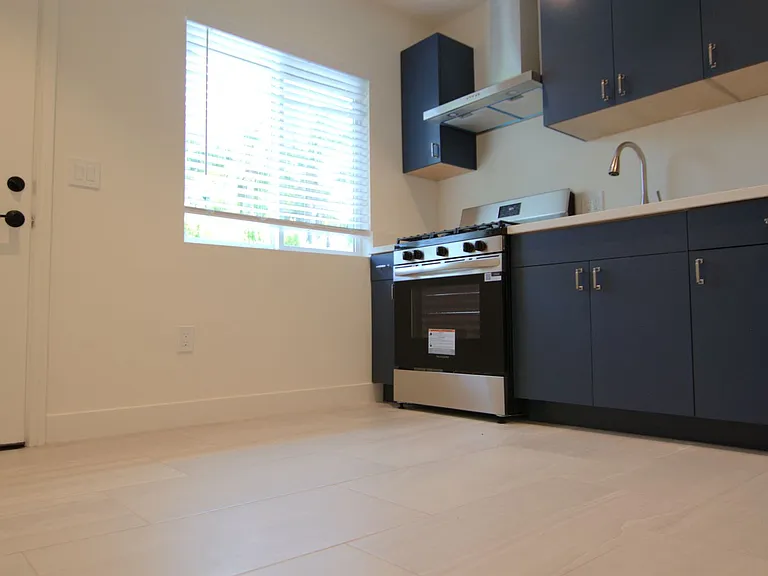 216 Harding Ave — Photo 7