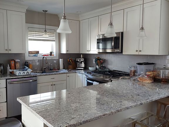 2nd image of 115 Harvey St #2
