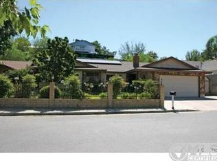 25102 Vermont Dr, Santa Clarita, CA 91321