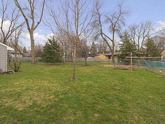 3rd image of 2298 Southwood Dr