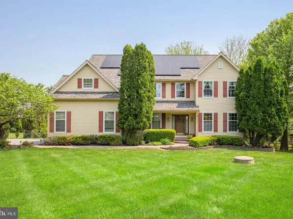 15 Angelica Dr, Avondale, PA 19311