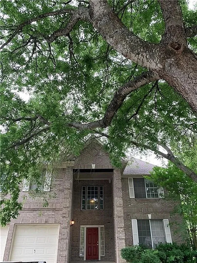 Room in 5 Bedroom Home at Fort Grant Dr — Photo 1