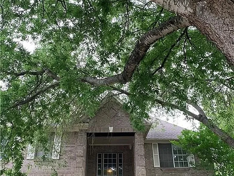 1724 Fort Grant Dr — Photo 1