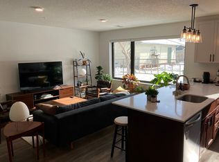 633 Van Buren St NE #102, Minneapolis, MN 55413