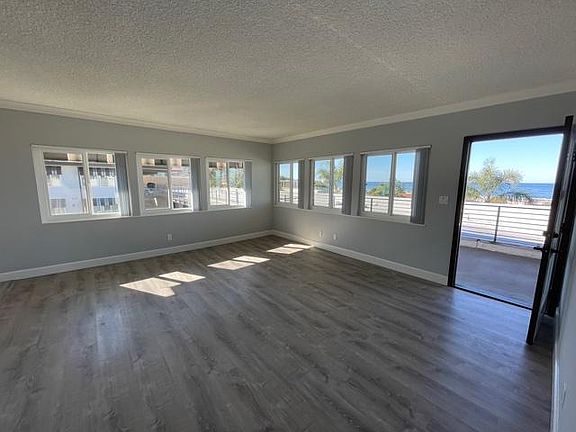 5th image of 350 Palos Verdes Blvd #3