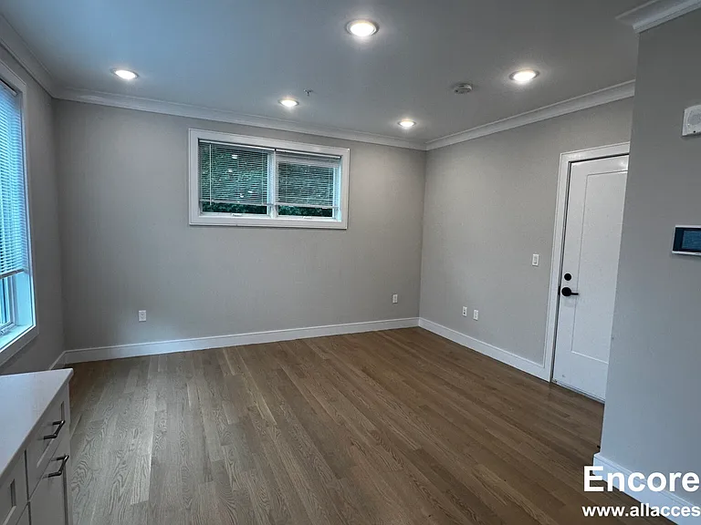 106 Warren St #5 — Photo 9