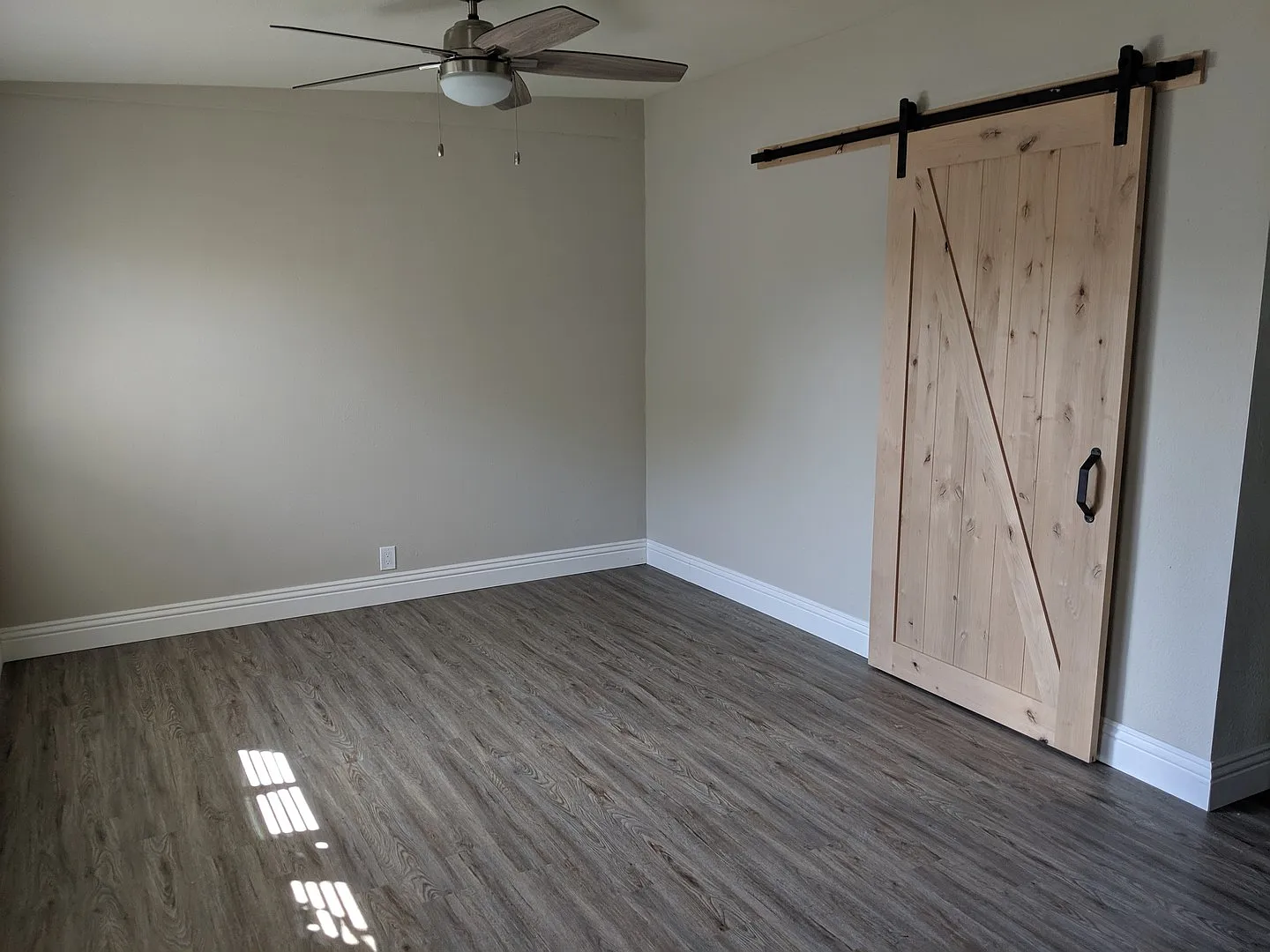 7800 Athens Circle — Photo 2