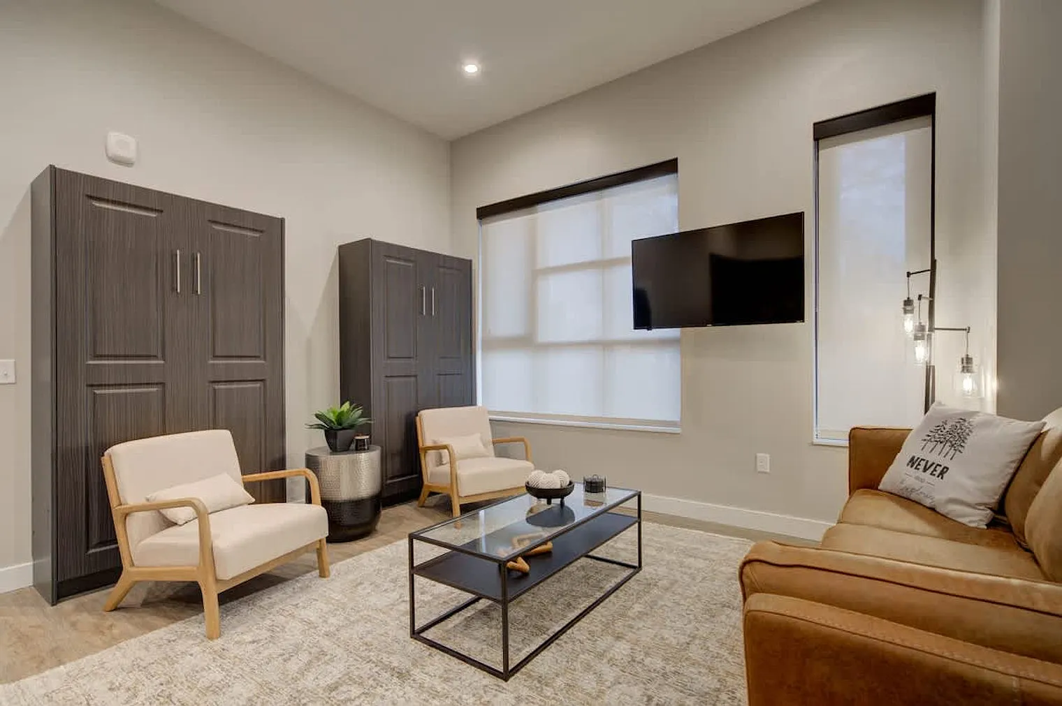 1 bed, 1.0 bath, 1496 sqft, $4,618 — Photo 2