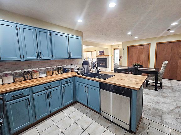 3rd image of 7260 N Alpine Rd APT 4