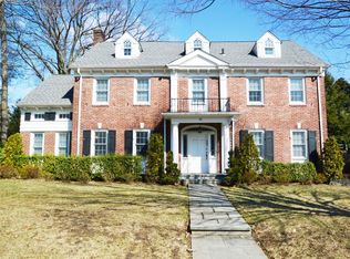 41 Arleigh Rd, Great Neck, NY 11021