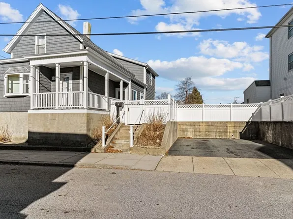 30 Arizona St, Fall River, MA 02723