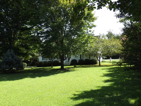5407 Randleman Rd, Greensboro, NC 27406