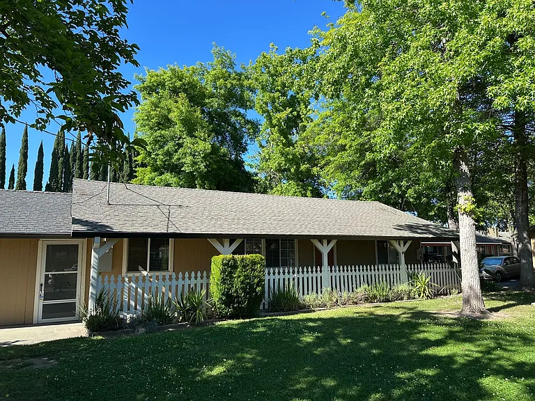 Country Lane - A Must See Community! — Photo 29