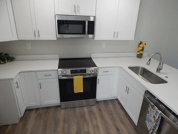 5th image of 5030 Breckenwood Dr
