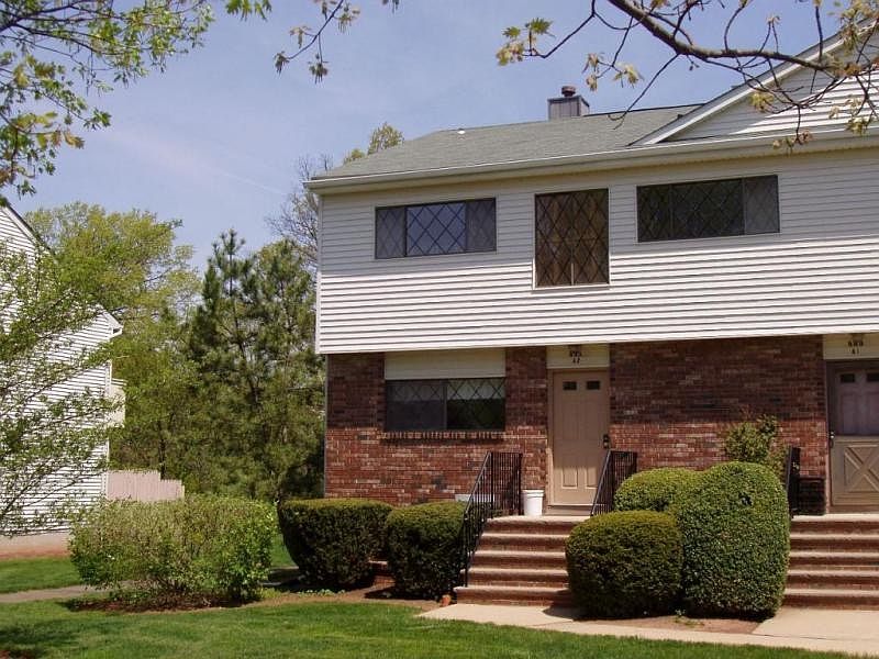 First Floor, end unit