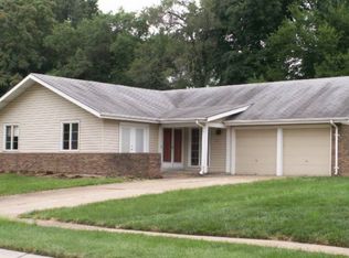 12911 Cathedral Hill Dr, Saint Louis, MO 63138