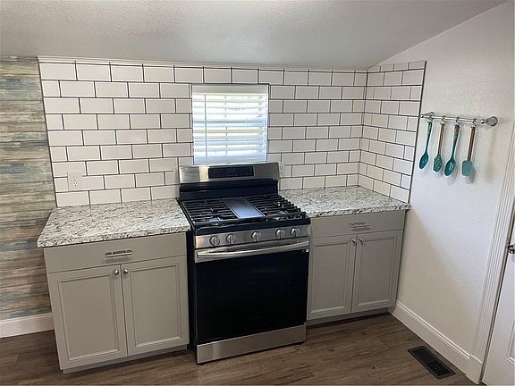 5th image of 306 W 4th St