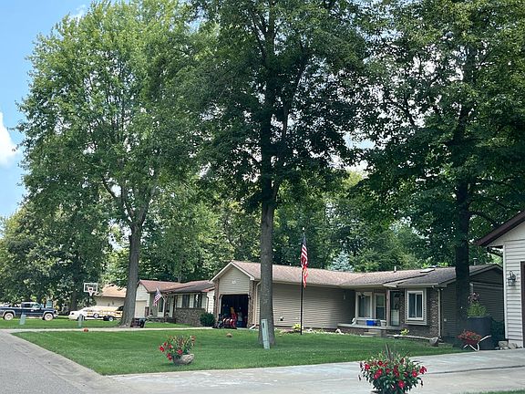 2nd image of 5125 Woodstock Dr