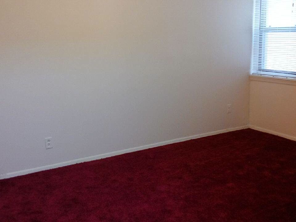 2nd image of 15903 Hillside Ave