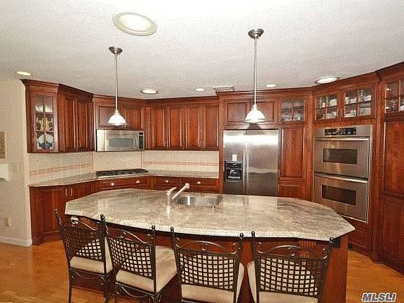 3rd image of 56 Morris Ave