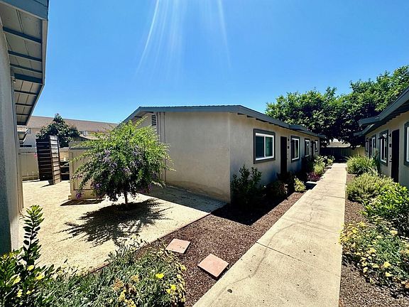 3rd image of 1106 N Mollison Ave #1106