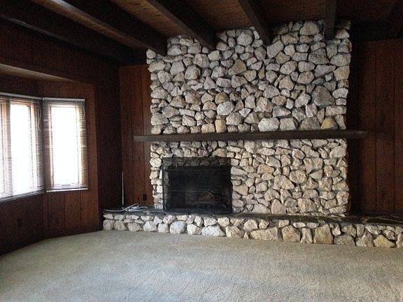 3rd image of 133 Oak St APT 12