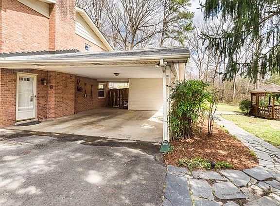 2nd image of 9001 Willowbrook Dr