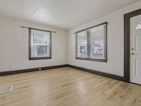 5th image of 408 S Terrace Ave