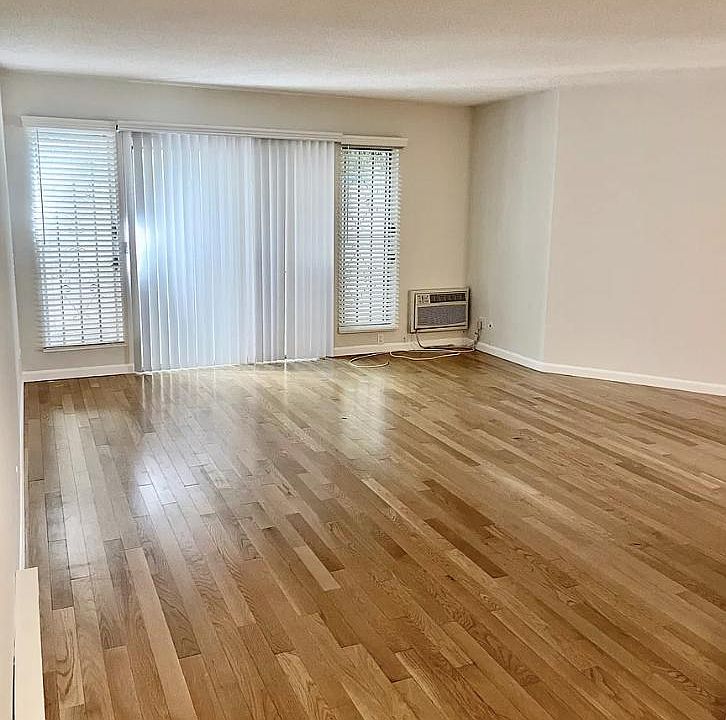 1st image of 4441 Ponca Ave #1C