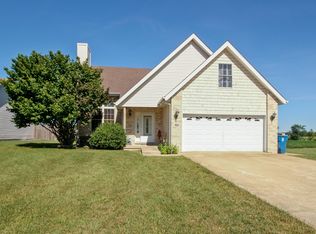 102 Vanburen Ave, Bradley, IL 60915